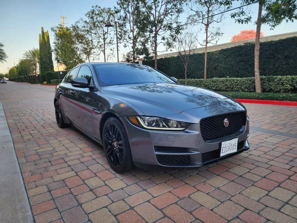 2017 Jaguar XE - Image 2 of 19