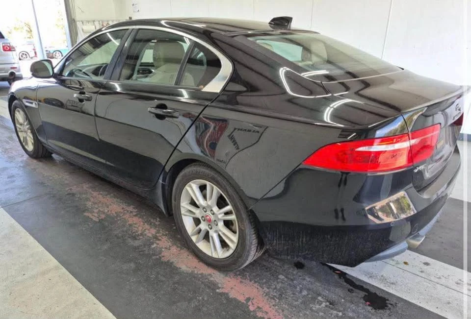 2017 Jaguar XE - Image 3 of 9