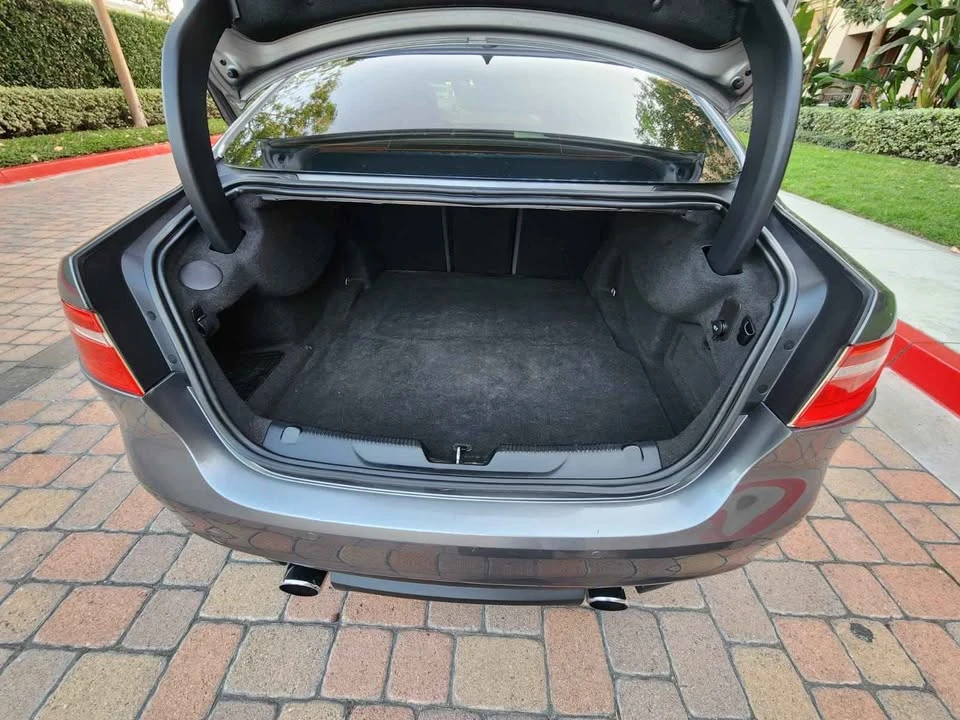 2017 Jaguar XE - Image 10 of 19
