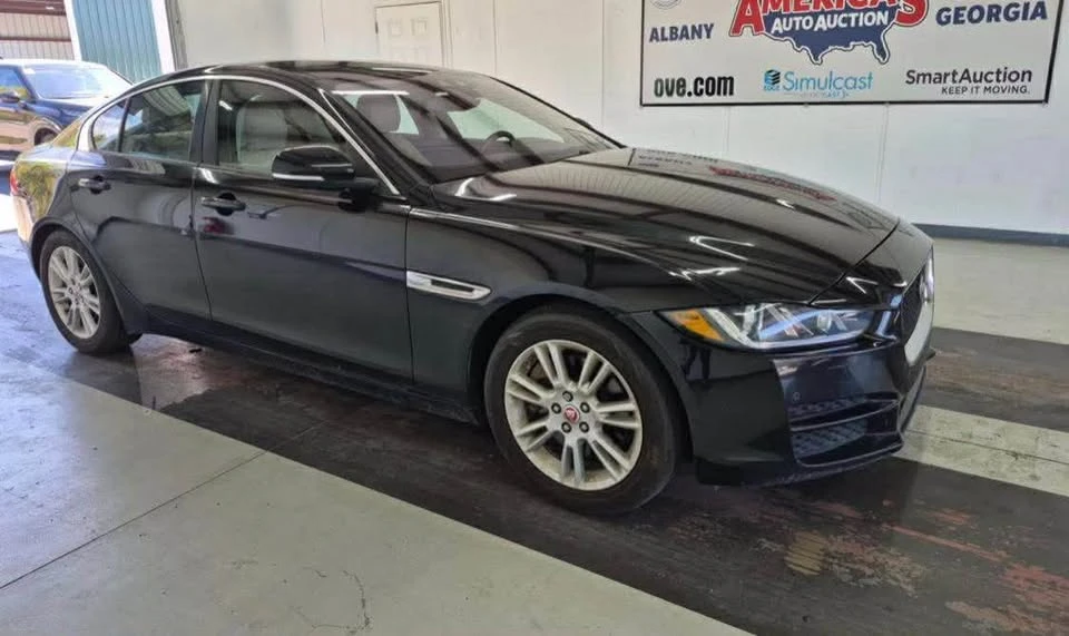 2017 Jaguar XE - Image 2 of 9