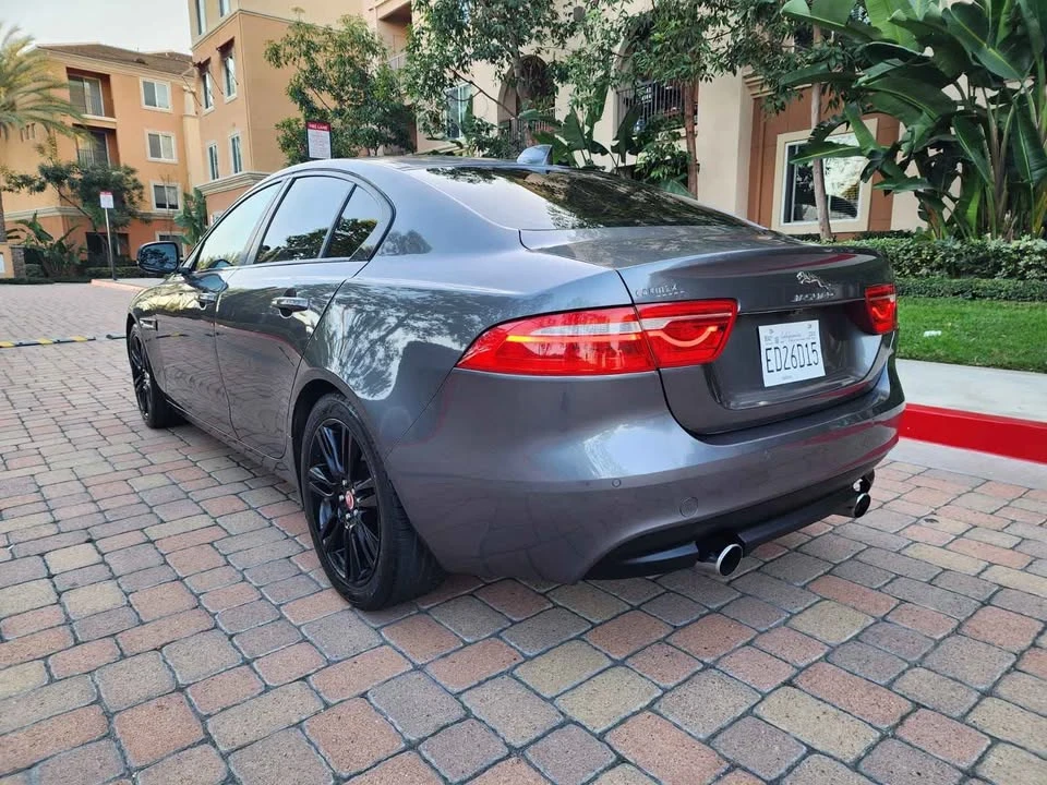 2017 Jaguar XE - Image 3 of 20