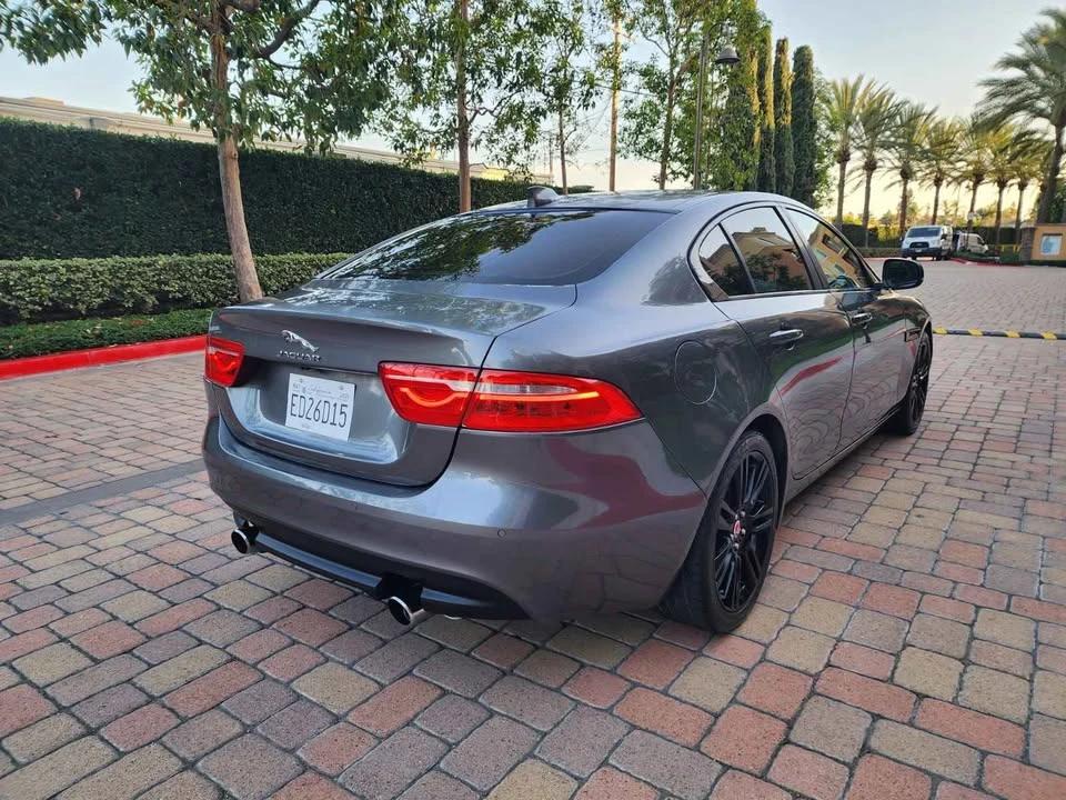 2017 Jaguar XE - Image 4 of 20