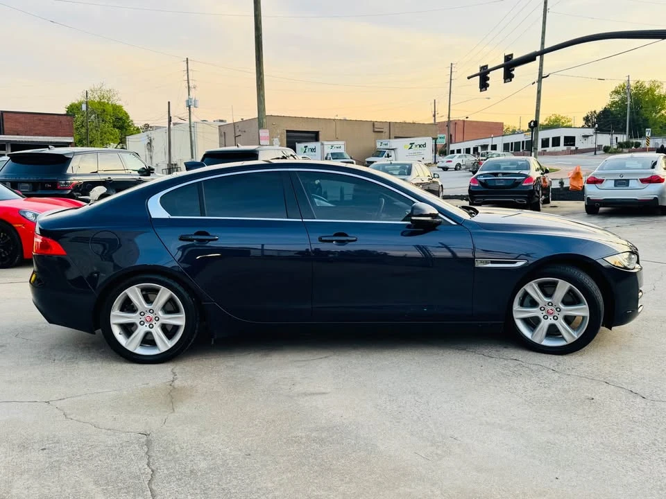 2017 Jaguar XE - Image 6 of 20