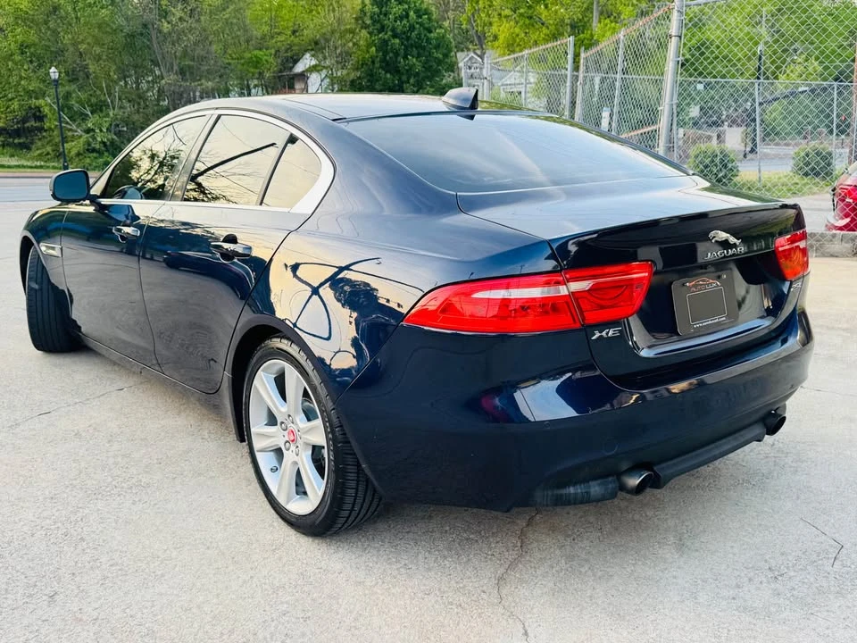 2017 Jaguar XE - Image 3 of 20