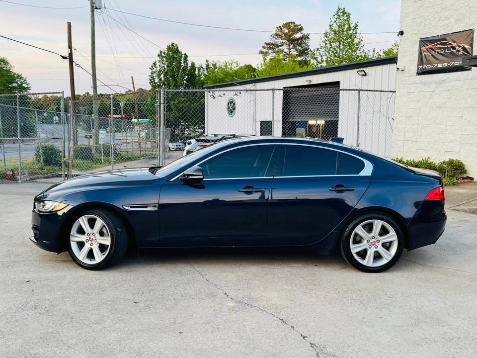 2017 Jaguar XE - Image 2 of 20