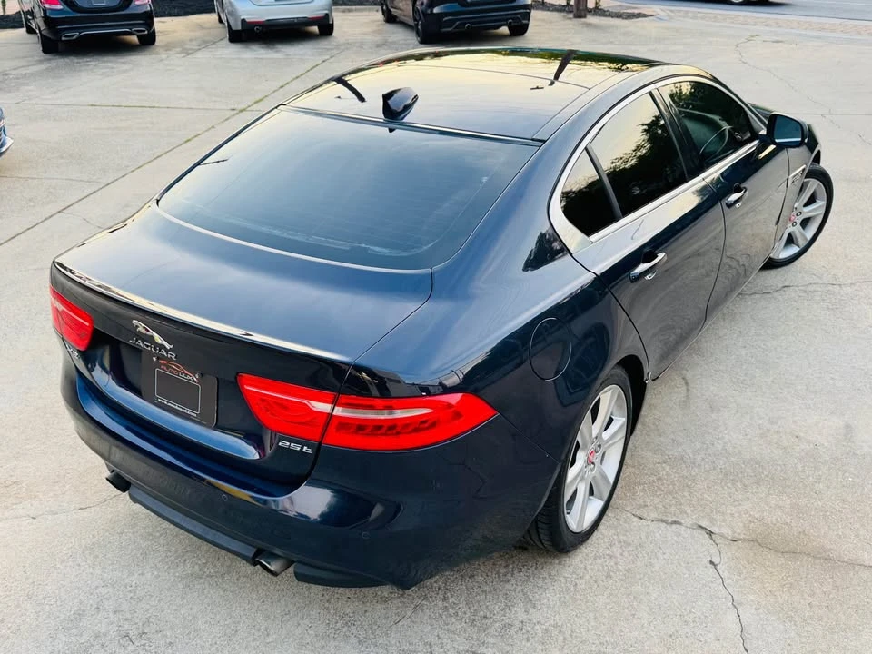 2017 Jaguar XE - Image 10 of 20