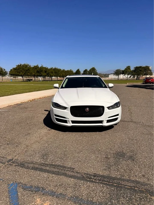 2017 Jaguar XE - Image 2 of 5