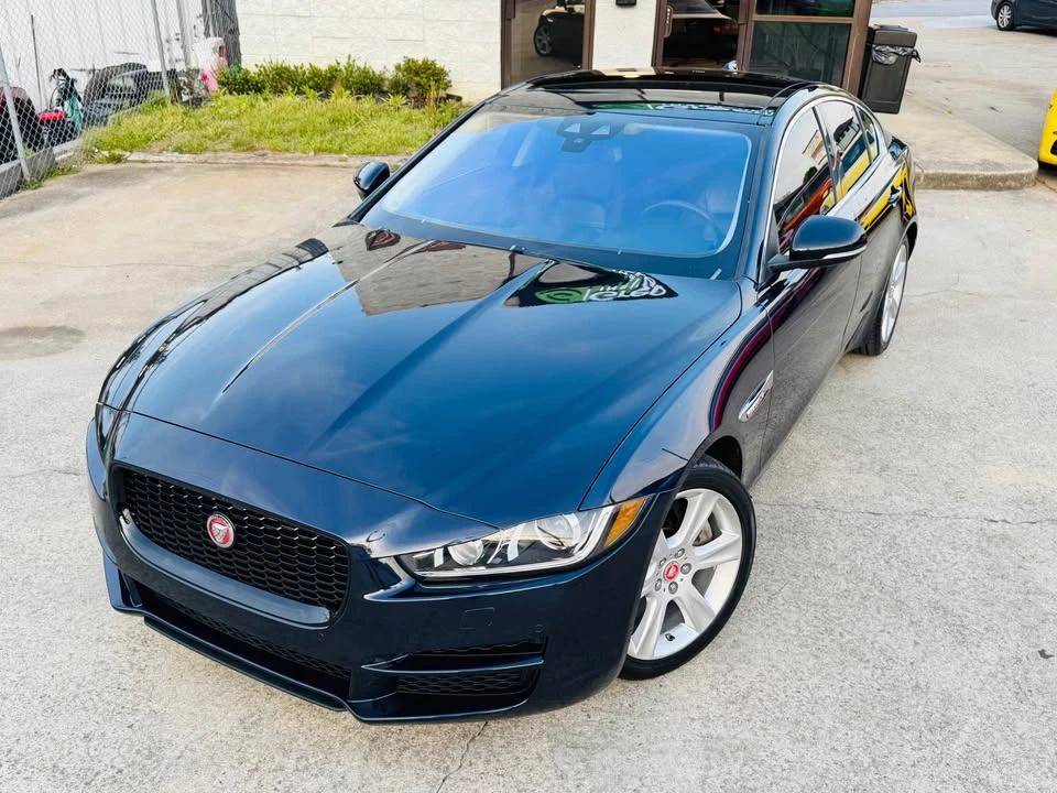 2017 Jaguar XE - Image 9 of 20
