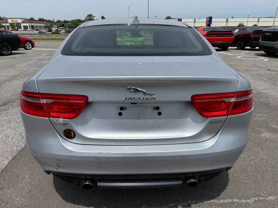 2017 Jaguar XE - Image 8 of 20