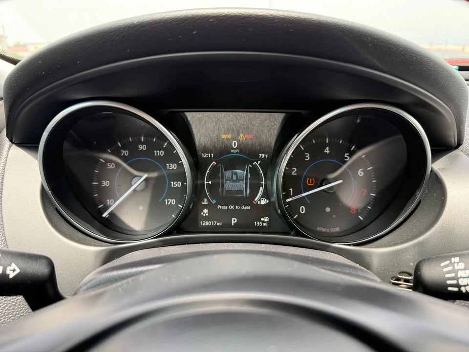 2017 Jaguar XE - Image 16 of 20