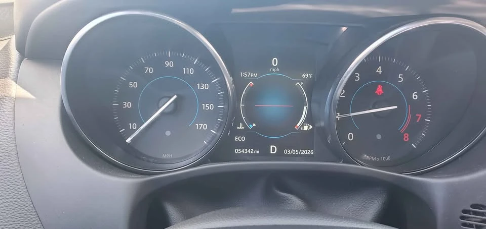 2017 Jaguar XE - Image 9 of 9