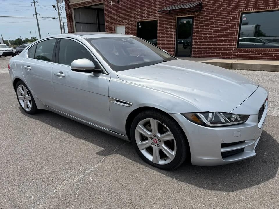 2017 Jaguar XE - Image 4 of 20