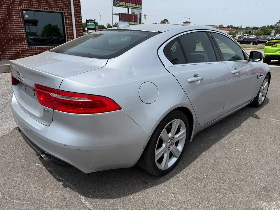 2017 Jaguar XE - Image 6 of 20