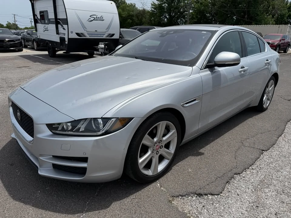 2017 Jaguar XE - Image 12 of 20