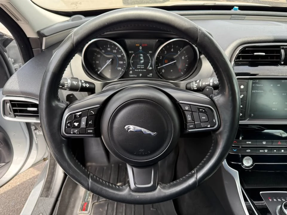 2017 Jaguar XE - Image 17 of 20