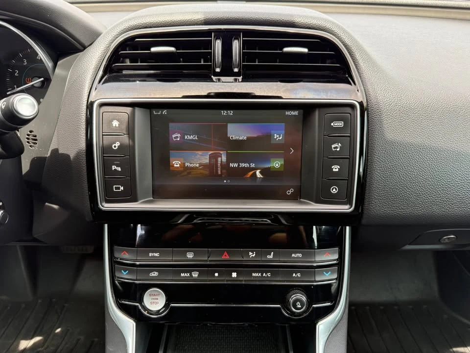 2017 Jaguar XE - Image 19 of 20