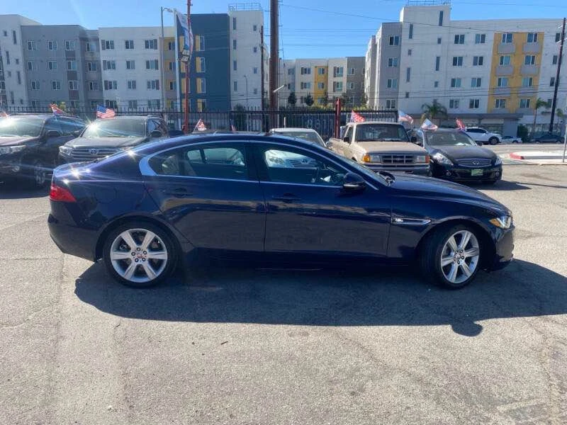 2017 Jaguar XE - Image 3 of 14