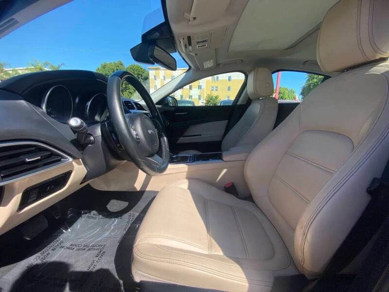 2017 Jaguar XE - Image 5 of 14