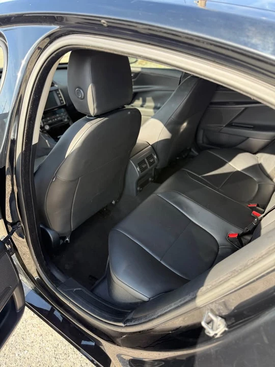 2017 Jaguar XE - Image 10 of 10