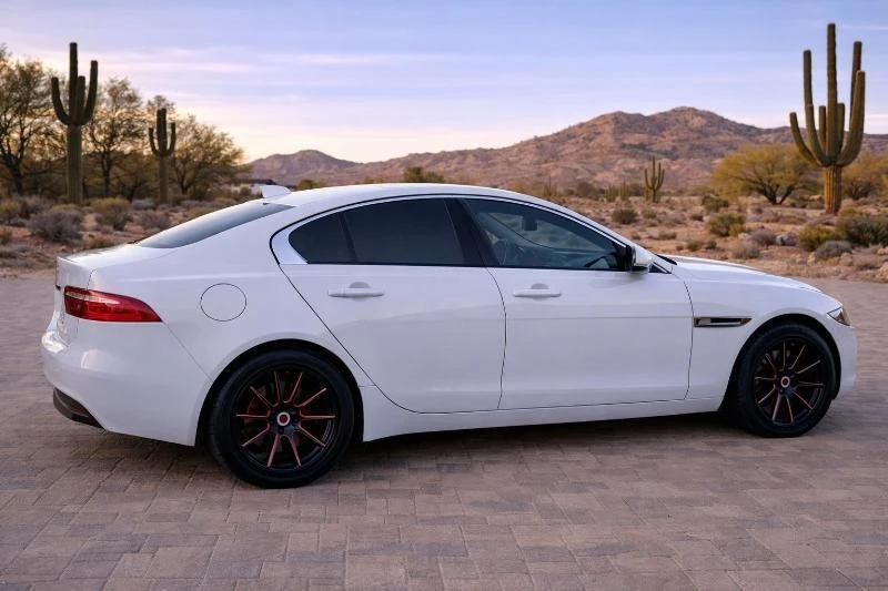 2017 Jaguar XE - Image 3 of 25
