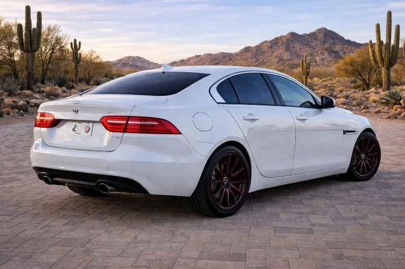 2017 Jaguar XE - Image 8 of 25