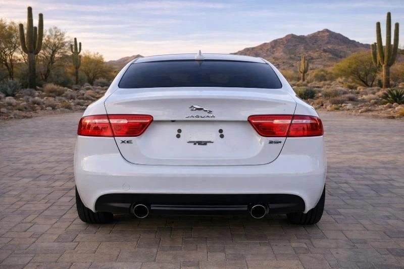 2017 Jaguar XE - Image 6 of 20