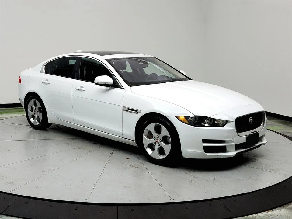 2017 Jaguar XE - Image 3 of 12