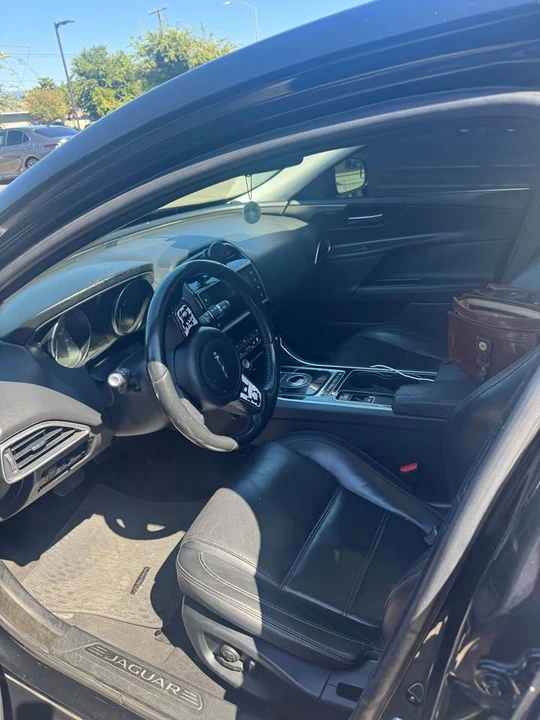 2017 Jaguar XE - Image 2 of 4