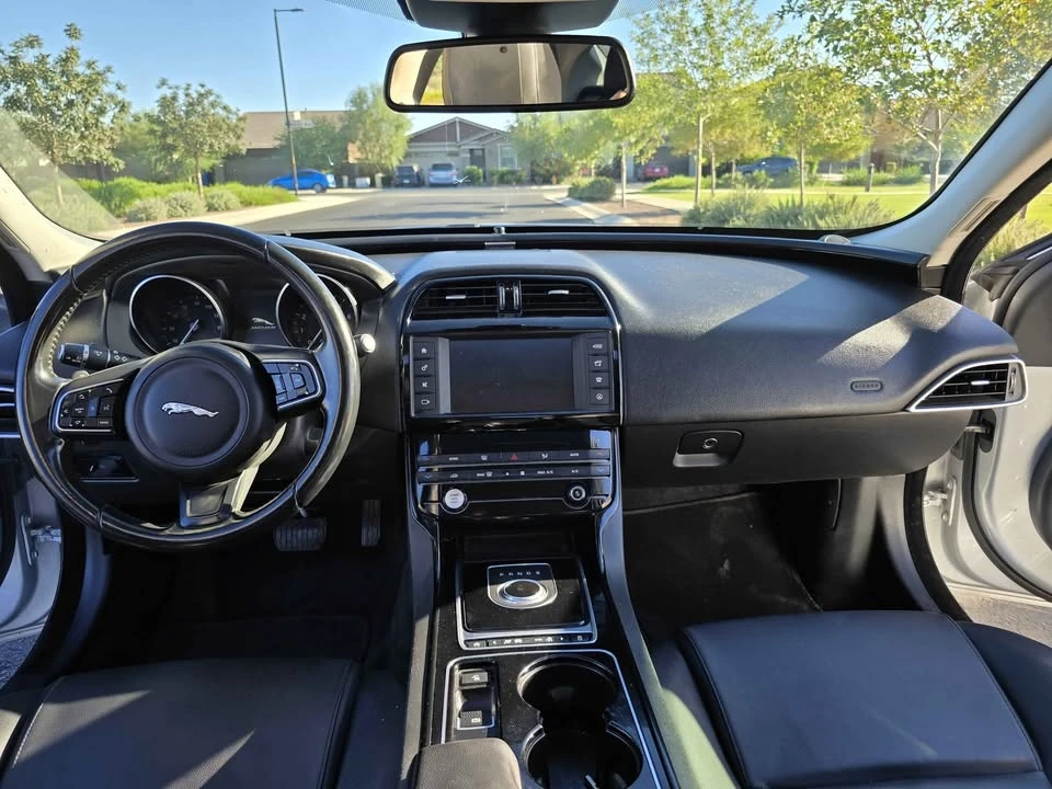 2017 Jaguar XE - Image 12 of 18