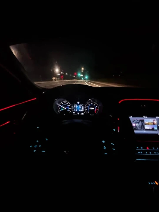 2017 Jaguar XE - Image 13 of 13