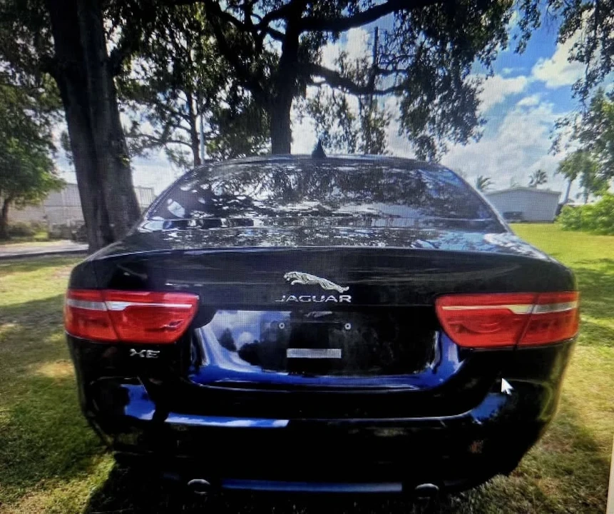 2017 Jaguar XE - Image 2 of 4