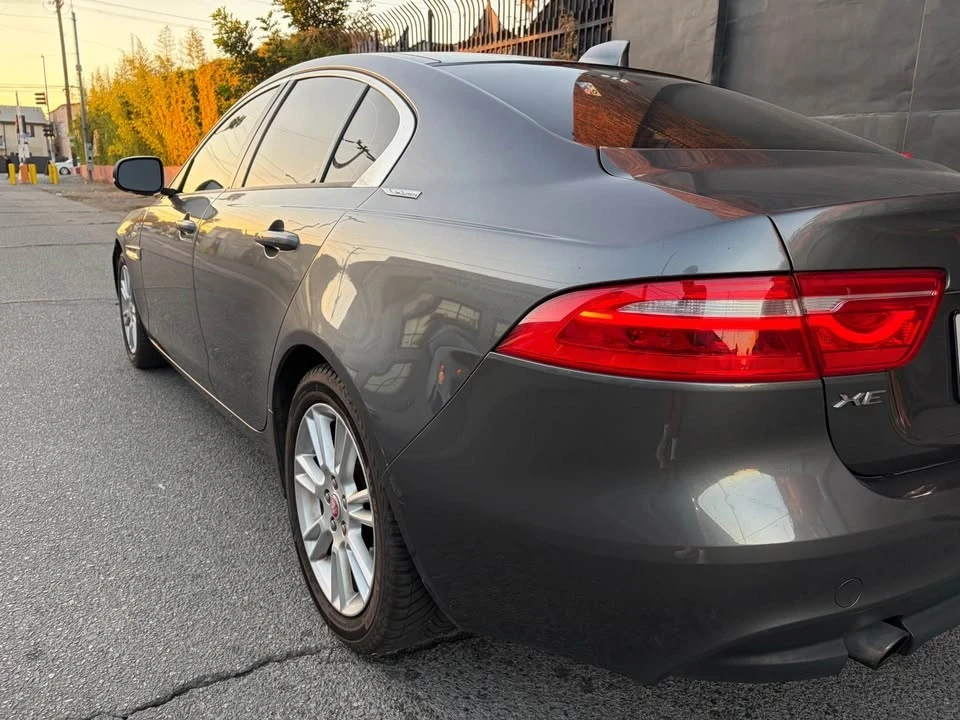2017 Jaguar XE - Image 3 of 7