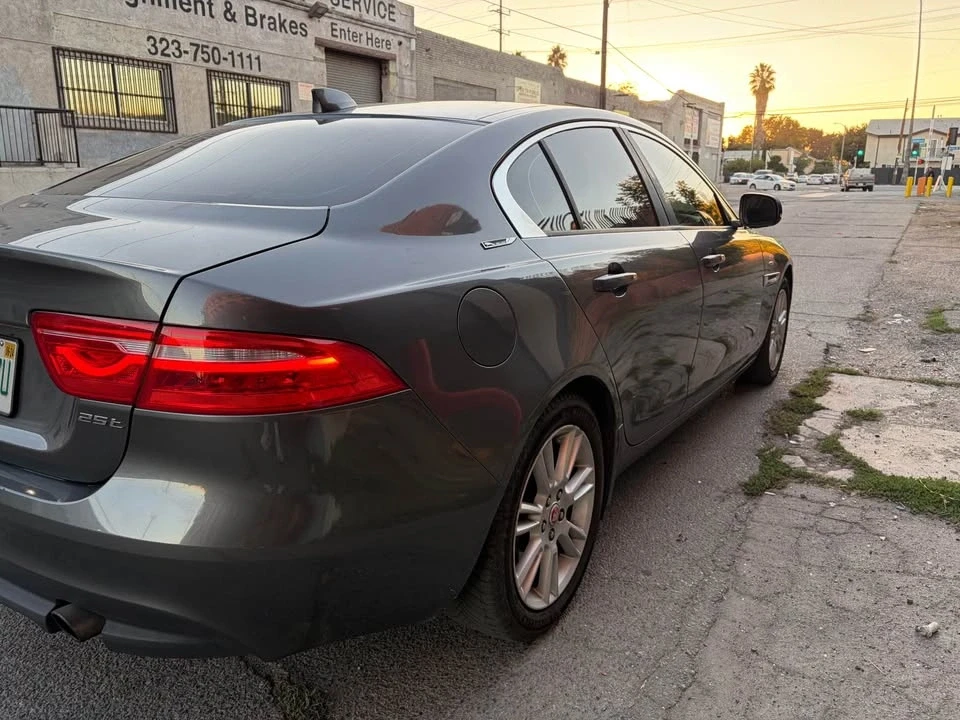 2017 Jaguar XE - Image 2 of 7