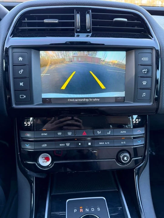 2017 Jaguar XE - Image 11 of 12