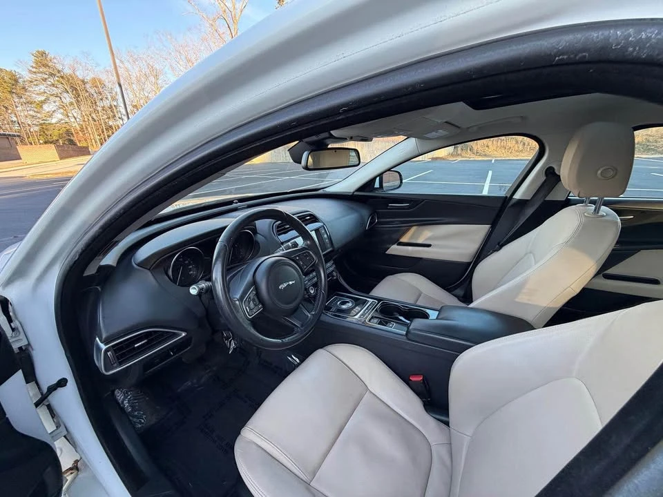 2017 Jaguar XE - Image 12 of 12