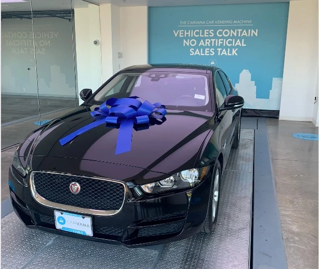 2017 Jaguar XE - Image 2 of 4