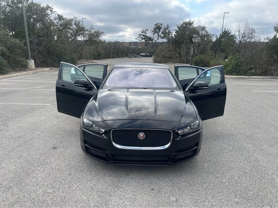 2017 Jaguar XE - Image 16 of 17