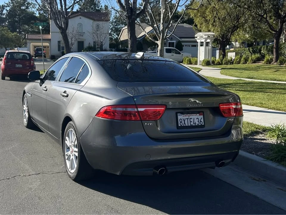 2017 Jaguar XE - Image 3 of 11