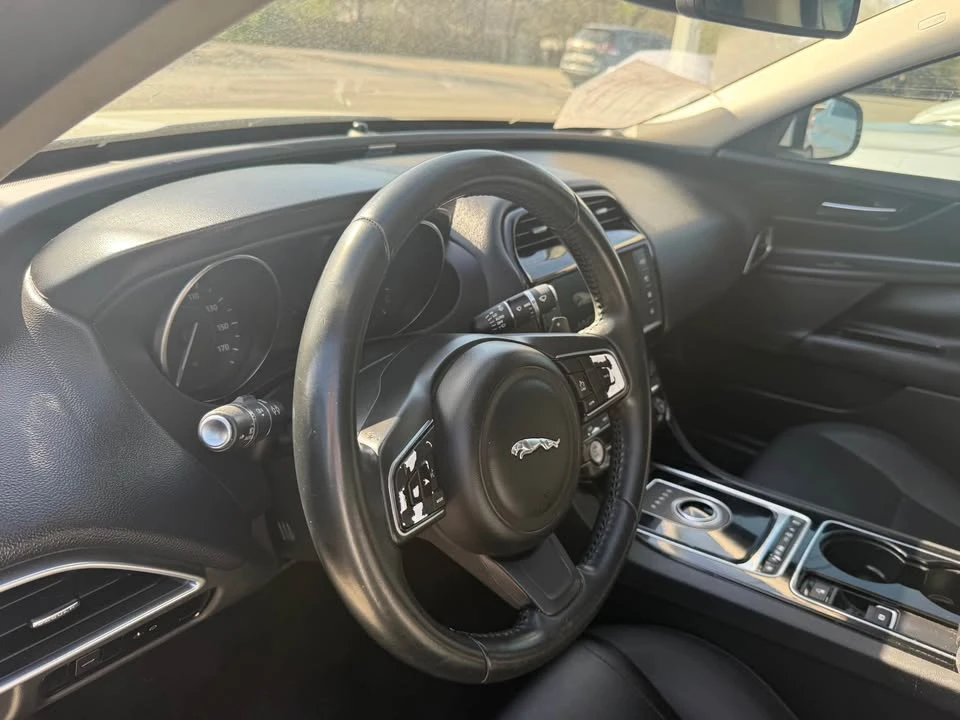 2017 Jaguar XE - Image 2 of 10