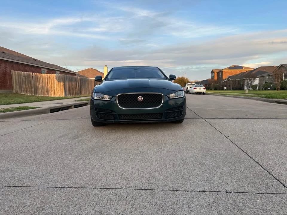 2017 Jaguar XE - Image 2 of 13