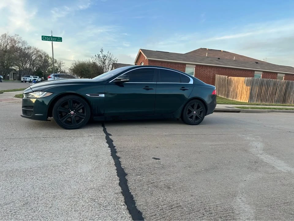 2017 Jaguar XE - Image 12 of 13