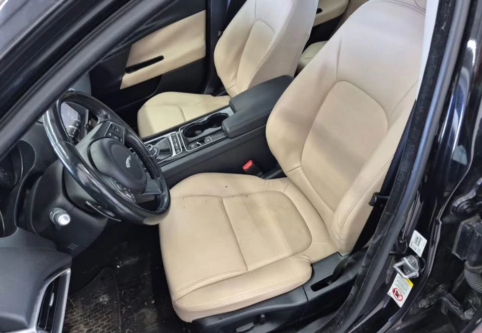 2017 Jaguar XE - Image 6 of 11