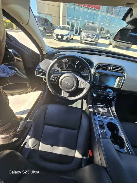 2017 Jaguar XE - Image 6 of 12