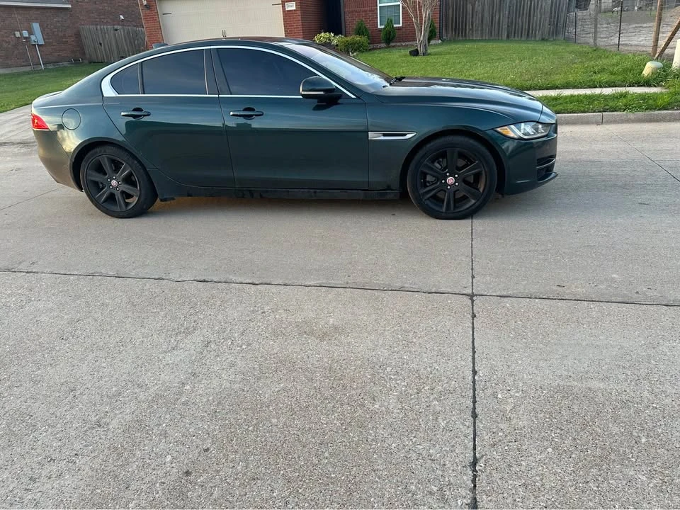 2017 Jaguar XE - Image 3 of 13