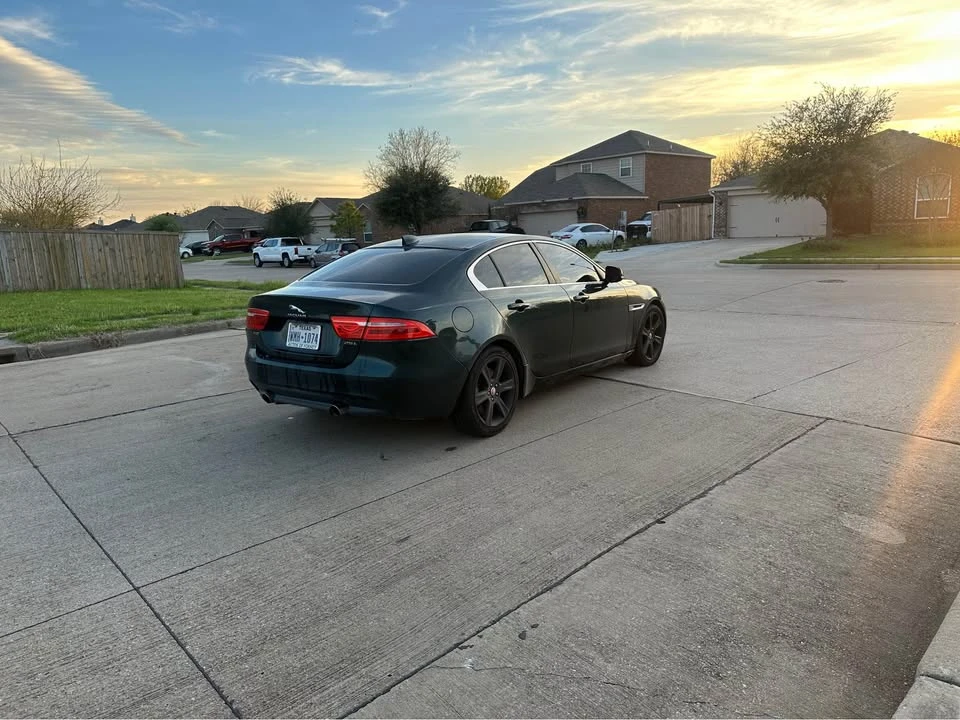 2017 Jaguar XE - Image 11 of 13