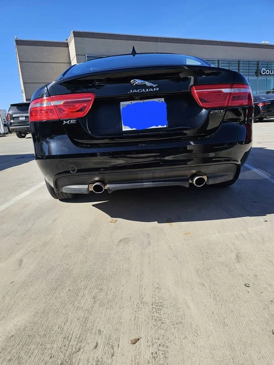2017 Jaguar XE - Image 3 of 12