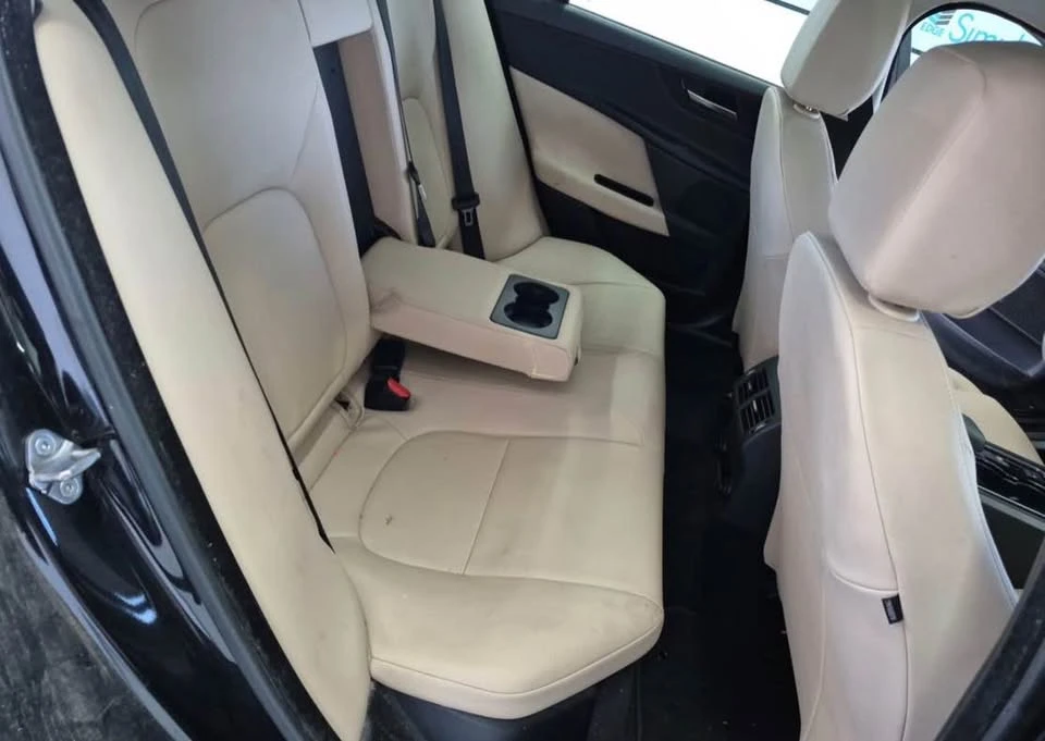 2017 Jaguar XE - Image 7 of 11