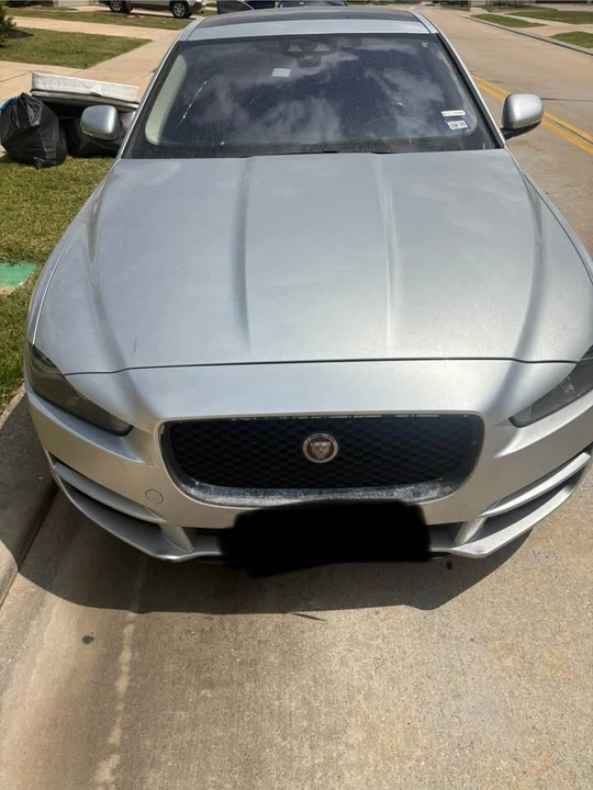 2017 Jaguar XE - Image 3 of 7