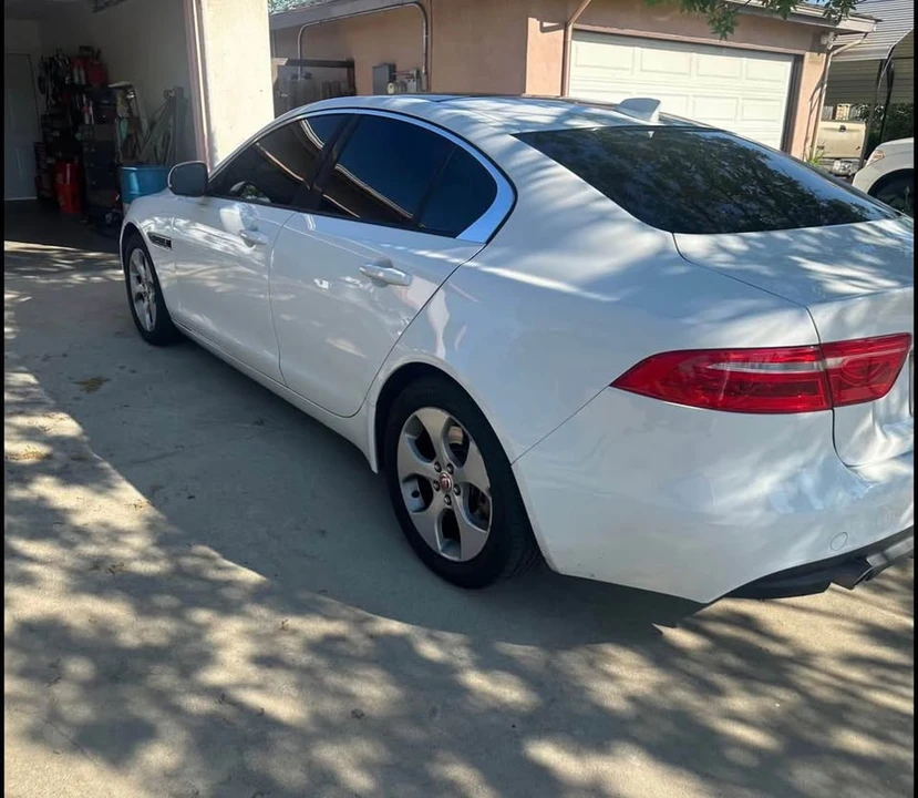 2017 Jaguar XE - Image 2 of 4