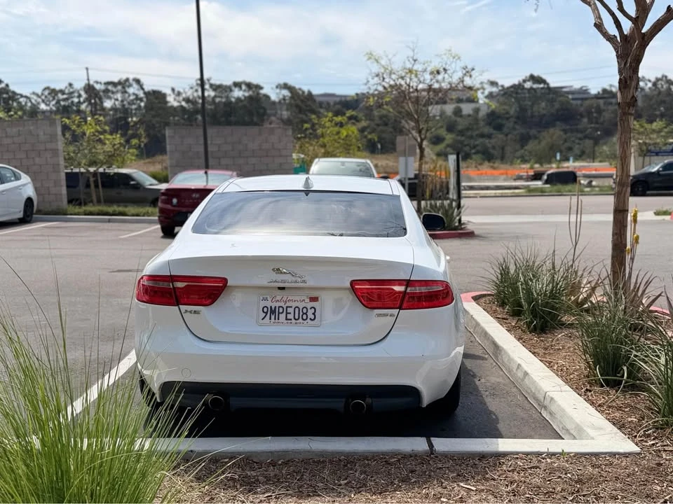 2017 Jaguar XE - Image 11 of 12